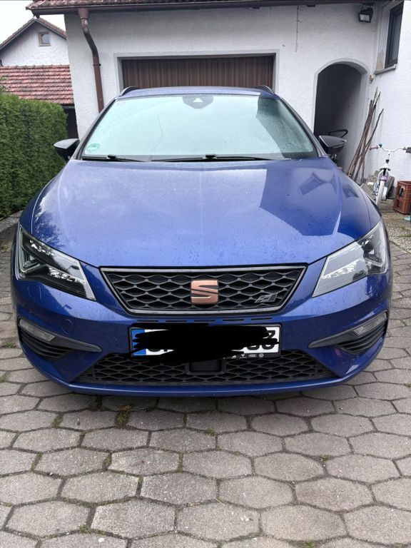 Seat Leon 105.000 km 22.999 € Wiesenfelden 94344