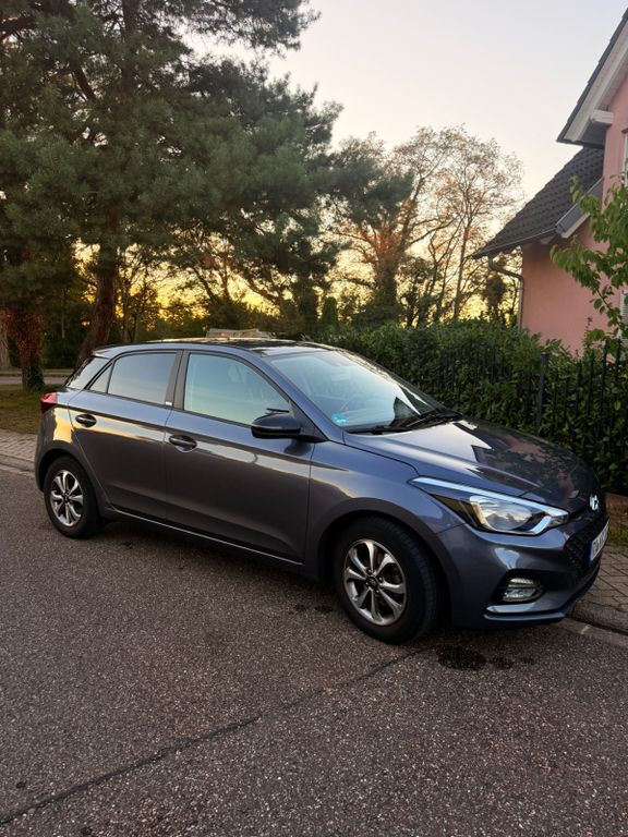 i20