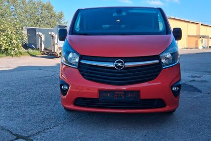 Opel Vivaro 157.000 km 13.800 &euro; Zwickau 08056