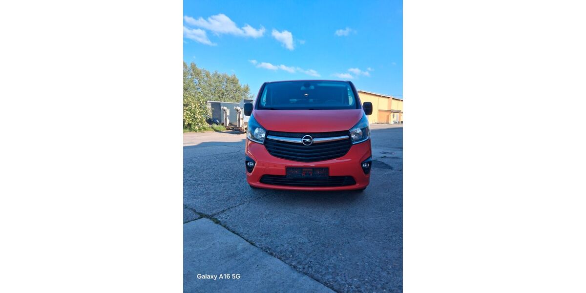 Opel Vivaro 157.000 km 13.800 &euro; Zwickau 08056