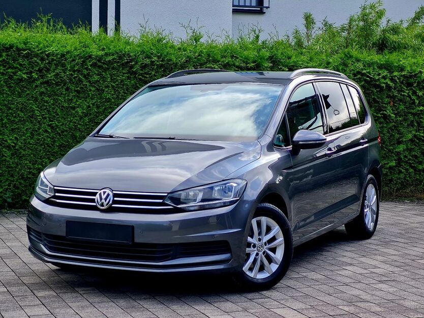 VW Touran 123.000 km 14.399 € Bad Lippspringe 33175