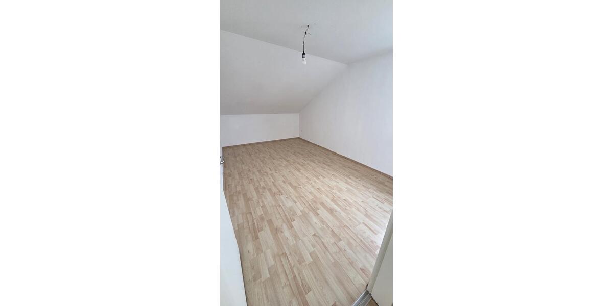 Dachgeschoßwohnung Pentling - 4 Zimmer, 60 m&sup2;, 900&euro; | Angebot:24995890