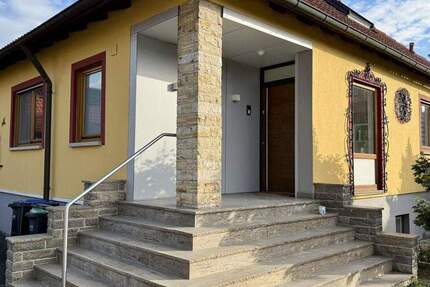 Exklusiver Bungalow mit großzügigem Garten zur Miete in Iphofen 6 zimmer