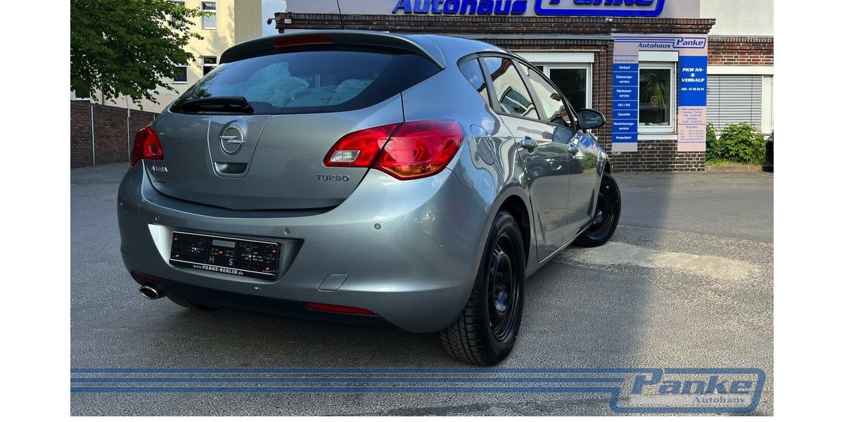 Opel Astra 1.4 150 Jahre *SHZ*PDC*AUX*Teilleder* 112.935 km 6.890 &euro; Berlin 13187