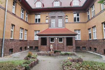 Wohnung zum Kaufen in Bitterfeld 73.500 € 74.17 m² 3 zimmer