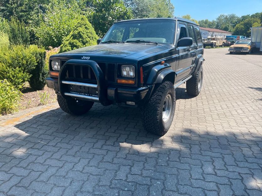 Jeep Cherokee 212.000 km 12.875 € Trebbin 14959