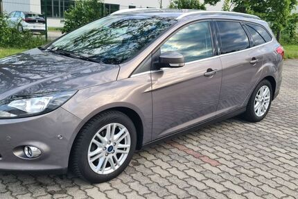 Ford Focus 158.800 km 4.900 € DRESDEN 01277