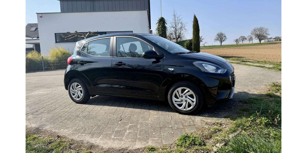 Hyundai i10 32.500 km 12.950 &euro; Sinsheim, Stadt 74889