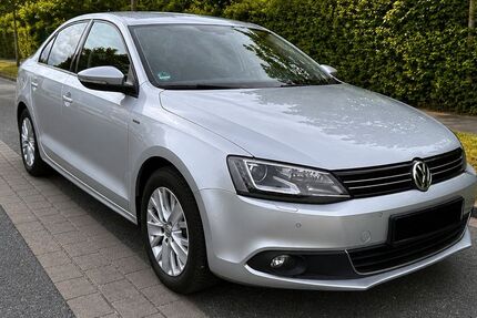 VW Jetta 30.500 km 10.990 &euro; Hannover 30419
