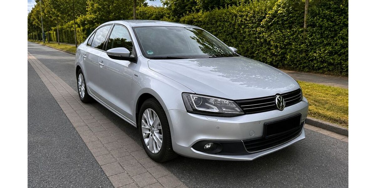 VW Jetta 30.500 km 10.990 &euro; Hannover 30419