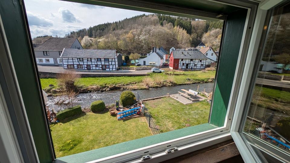 Einfamilienhaus Schleiden - 6 Zimmer, 180 m&sup2;, 1.600&euro; | Angebot:26135305