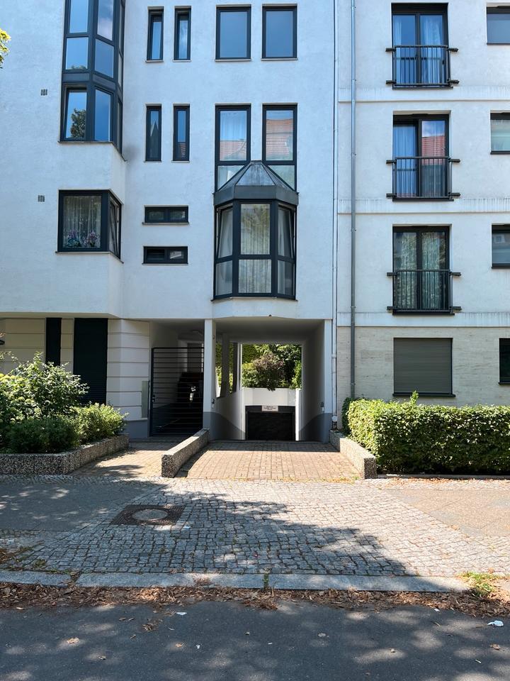 Tiefgaragenstellplatz