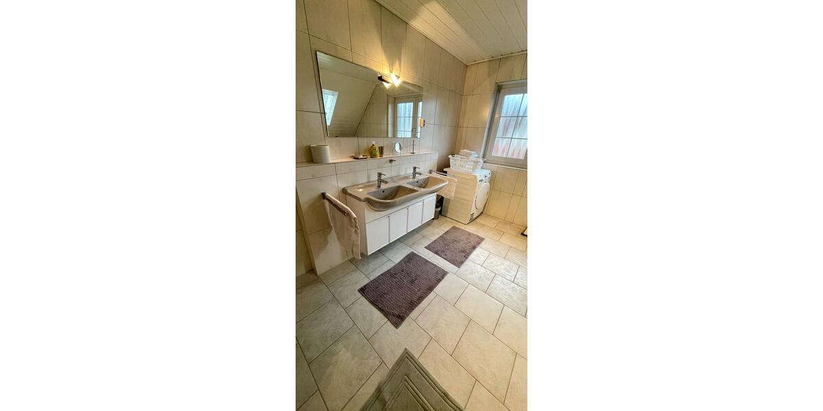 Dachgeschoßwohnung Langen (Hessen) - 3 Zimmer, 110 m&sup2;, 1.490&euro; | Angebot:25918763