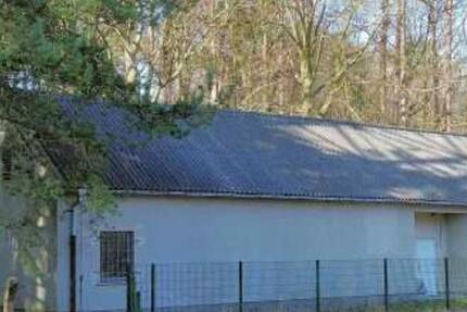 Lagerhalle in Barhöft, Hafennähe, Bootsschuppen zimmer