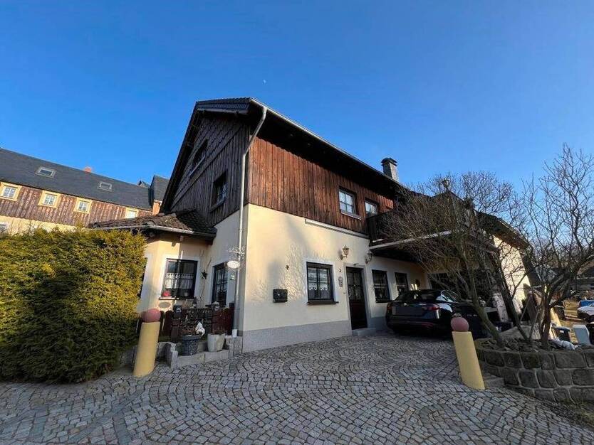 Einfamilienhaus IN IDYLLISCHER LAGE VON LAUENSTEIN