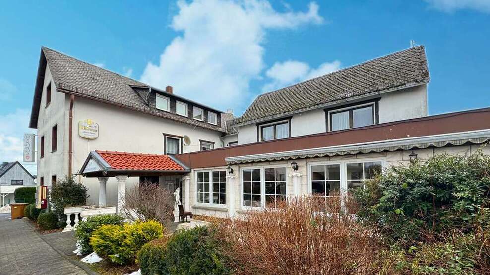 Haus zum Kaufen in Horhausen 549.000 € 272 m²