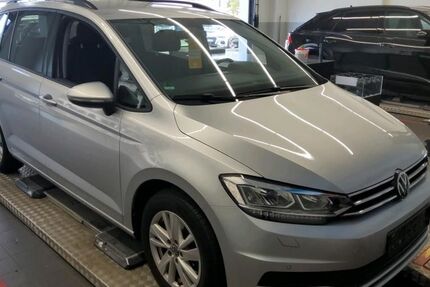 VW Touran 98.500 km 23.390 € Peine 31228