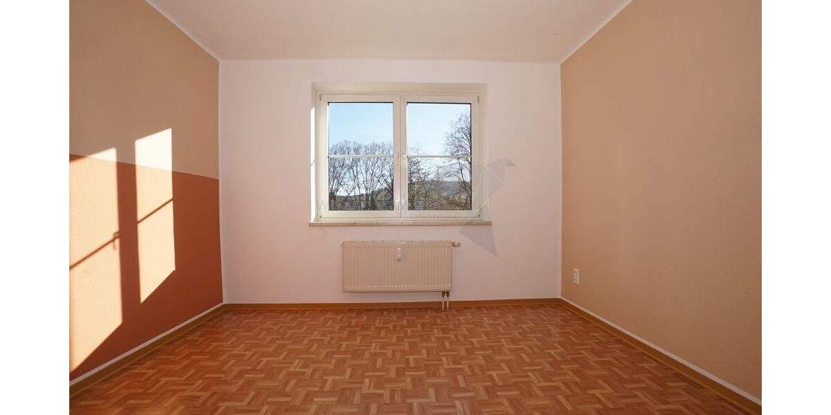 Geräumige, helle 4-Raum-Wohnung mit Balkon und Pkw-Stellplatz 4 zimmer