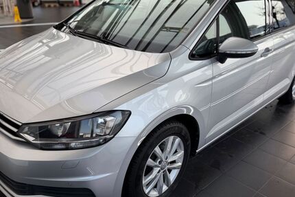 VW Touran 73.000 km 16.500 &euro; Frankfurt 60438