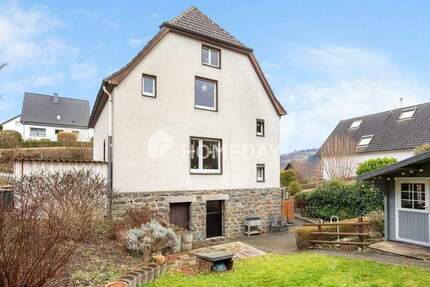 Haus Meschede Wennemen - 4 Zimmer, 130 m&sup2;, 220.000&euro; | Angebot:25697574