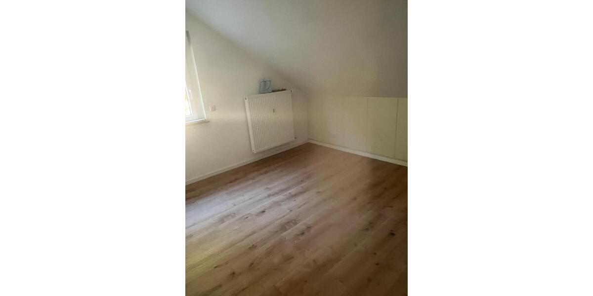 Dachgeschoßwohnung Bensheim - 3 Zimmer, 68 m&sup2;, 850&euro; | Angebot:26339691