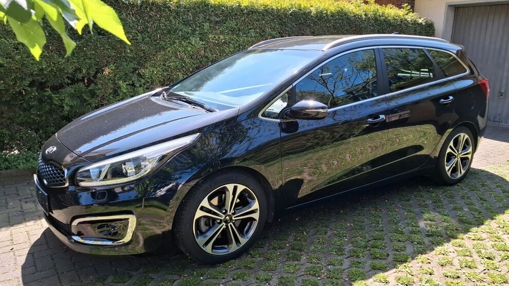 Kia ceed Sportswagon 73.600 km 13.200 € Duisburg 47179