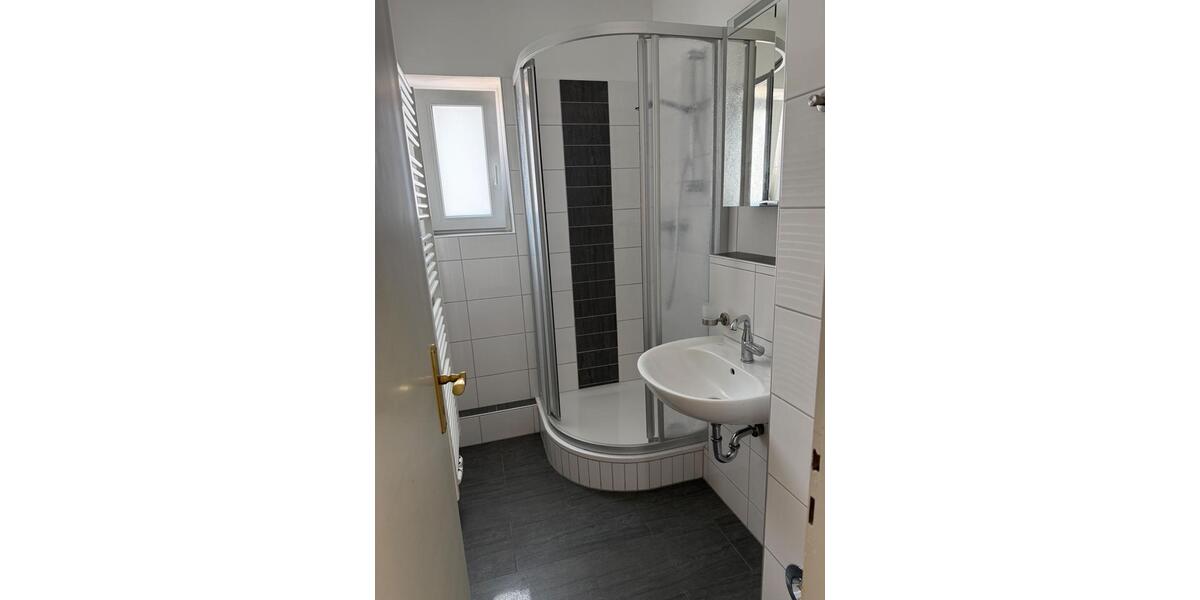 Etagenwohnung Bad Wildungen - 3 Zimmer, 100 m&sup2;, 750&euro; | Angebot:26393182