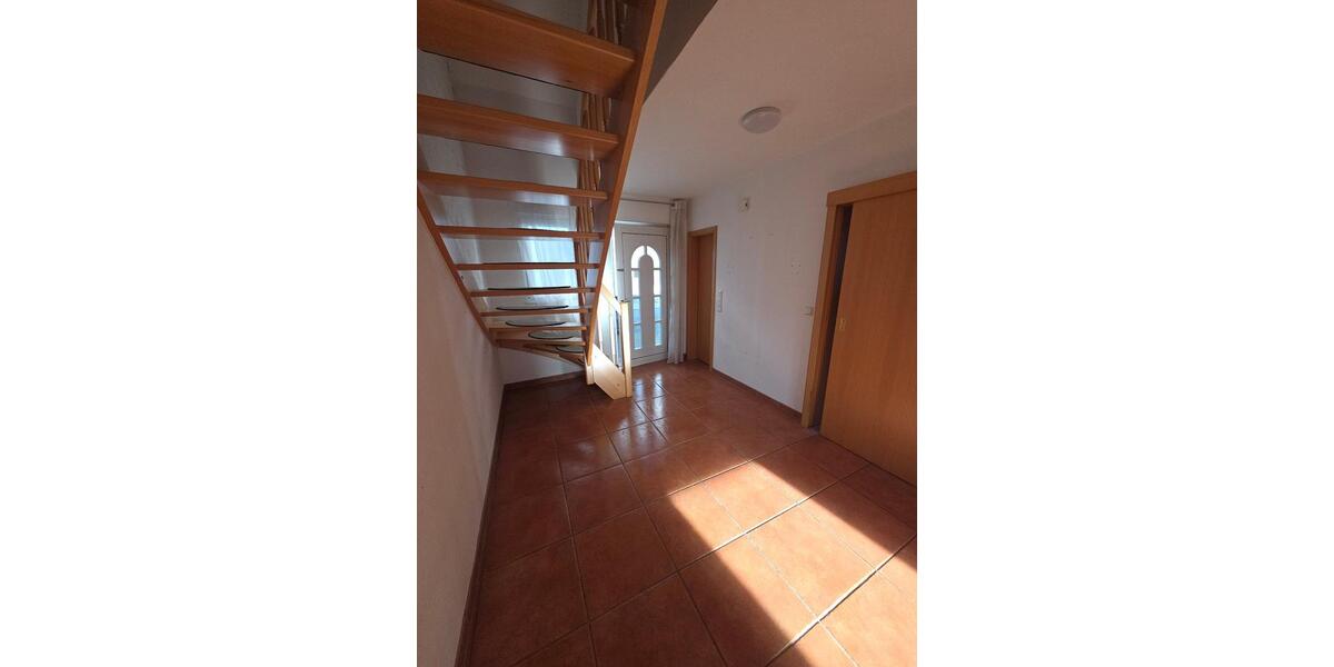 Einfamilienhaus Siegen Dillnhütten - 4 Zimmer, 113 m&sup2;, 1.350&euro; | Angebot:25483421