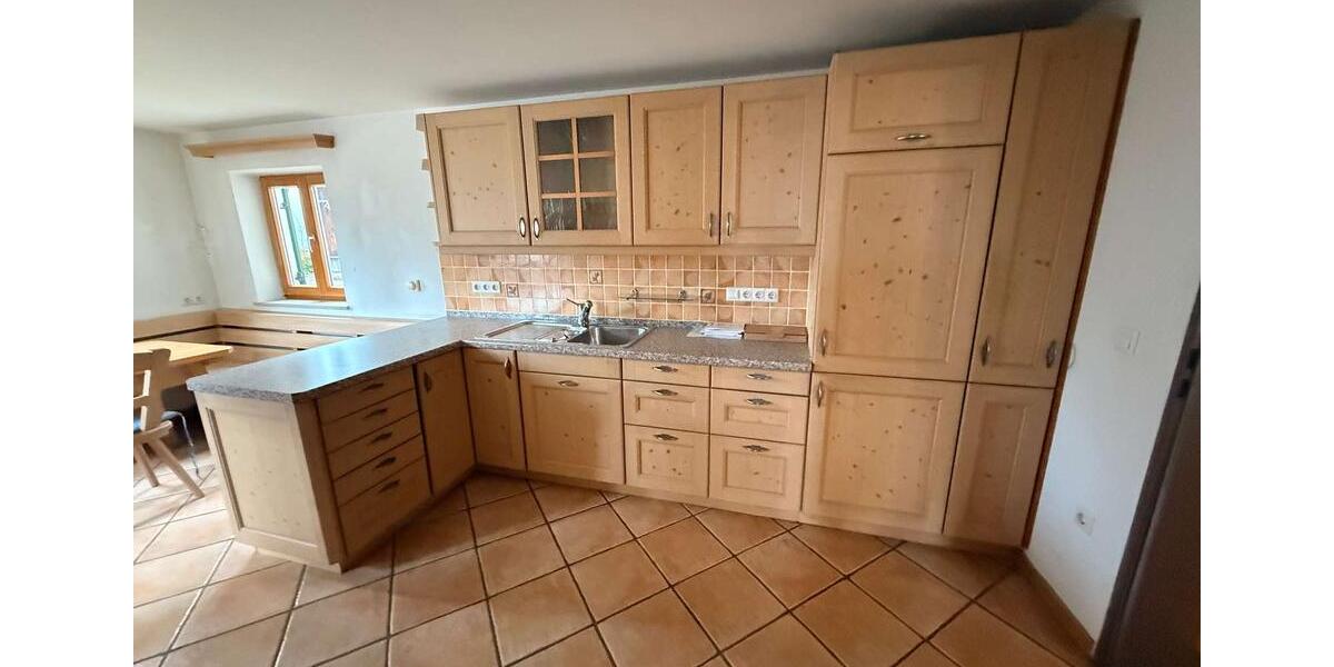 Einfamilienhaus Holzkirchen - 8 Zimmer, 240 m&sup2;, 3.000&euro; | Angebot:26677324