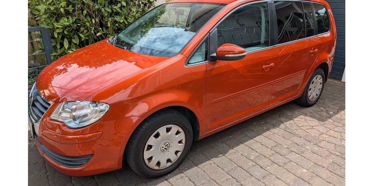 VW Touran 156.000 km 2.990 &euro; Ginsheim-Gustavsburg 65462