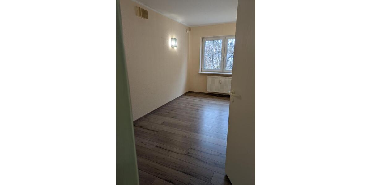 Einfamilienhaus Hettstedt - 15 Zimmer, 345 m&sup2;, 200.000&euro; | Angebot:24369250