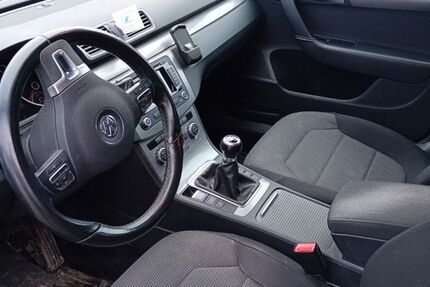 VW Passat Variant 218.000 km 7.500 &euro; Geyer 09468