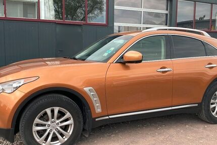 INFINITI QX70 239.000 km 9.800 &euro; Nürnberg 90461