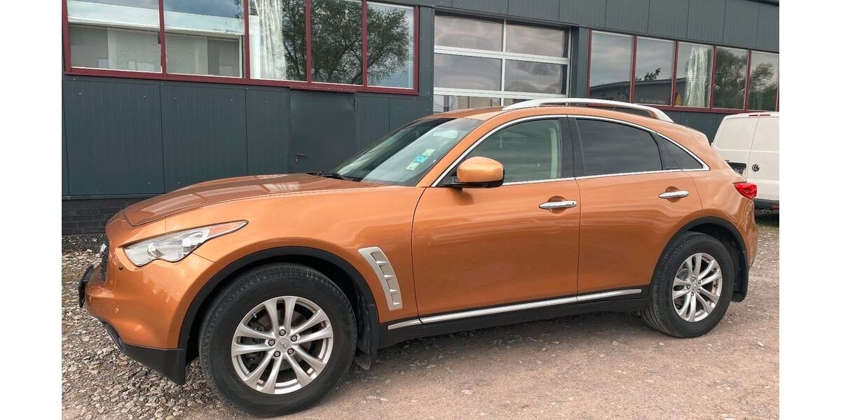 INFINITI QX70 245.000 km 9.400 &euro; Nürnberg 90461