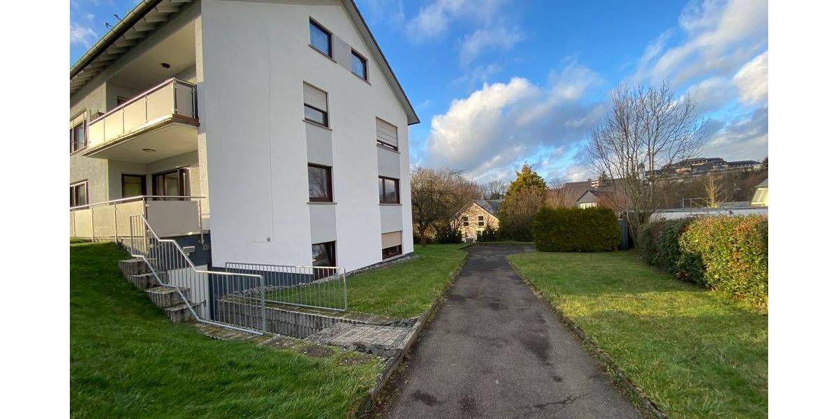 Etagenwohnung Hachenburg - 4 Zimmer, 100 m&sup2;, 825&euro; | Angebot:26796562