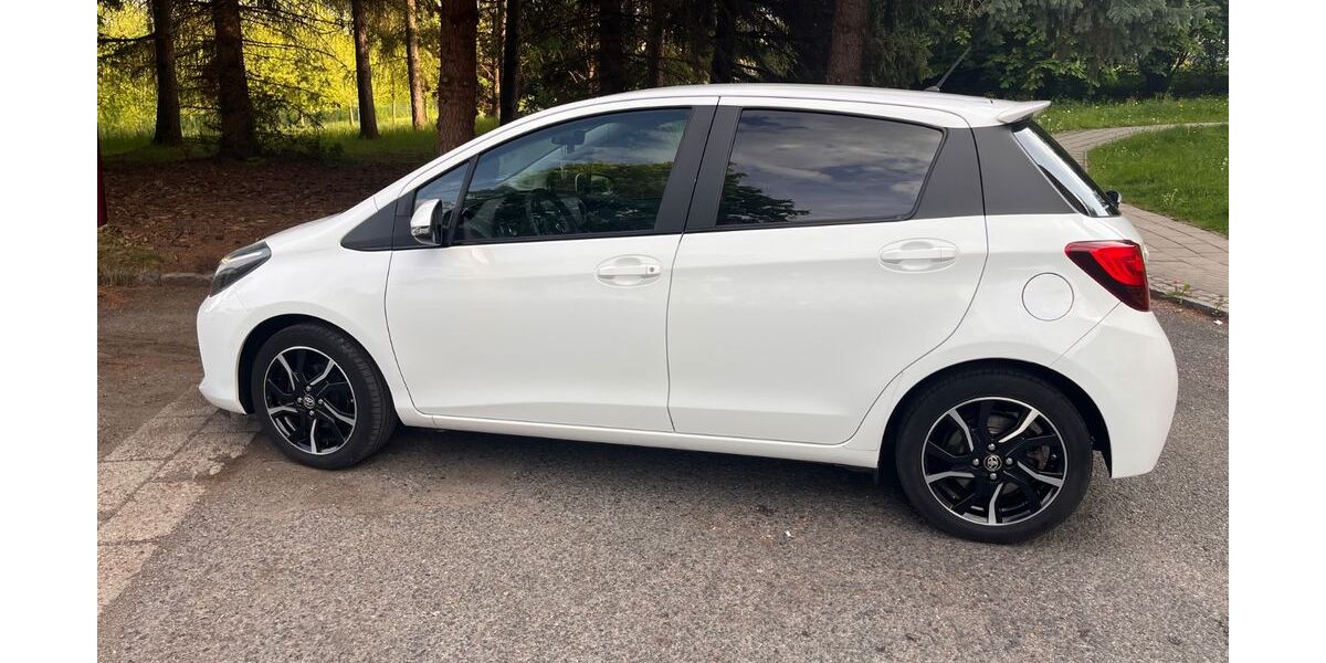 Toyota Yaris 70.000 km 8.450 &euro; Freital 01705