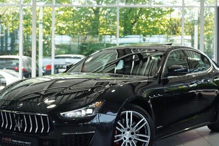 Maserati Ghibli 47.500 km 37.900 &euro; Remscheid/NRW 42855