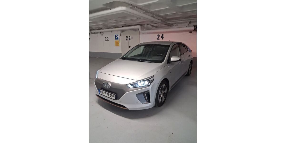 Hyundai IONIQ 113.500 km 12.000 &euro; Stuttgart 70195