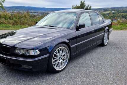 BMW 750