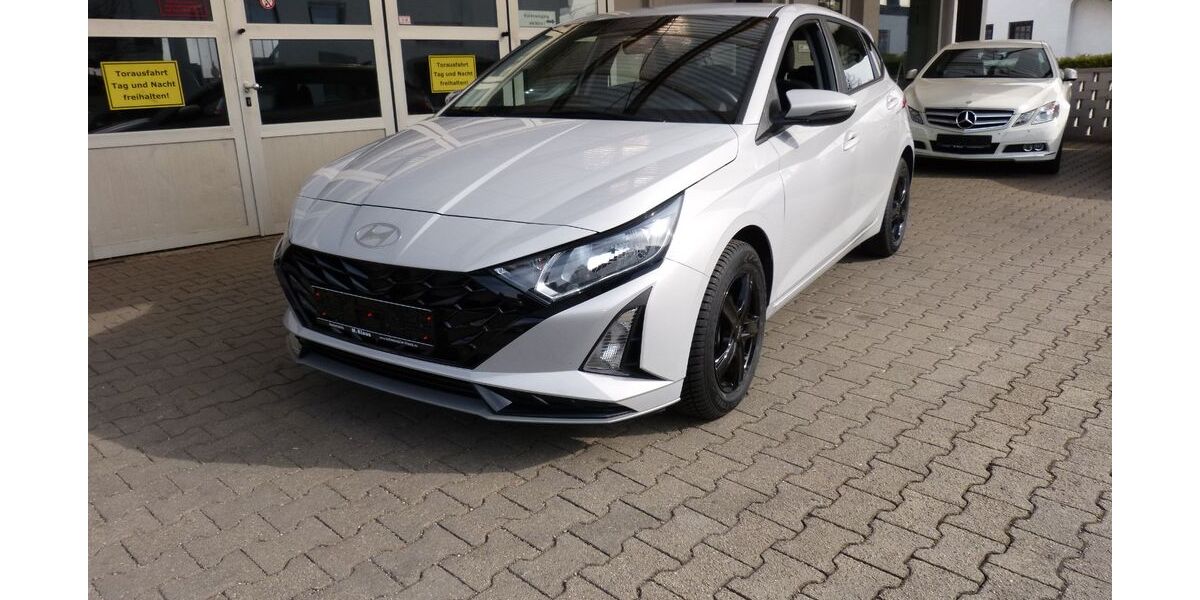 Hyundai i20 18.510 km 17.590 &euro; Stadtbergen 86391