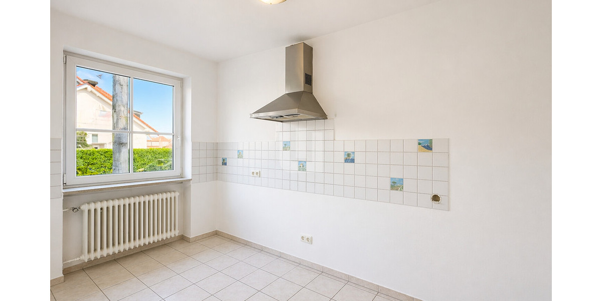 WINDISCH – Renovierungsbedürftiges RMH in Ortsrandlage von Olching – viel Potenzial für Familien! - Reihenmittelhaus Olching | Angebot:26534334