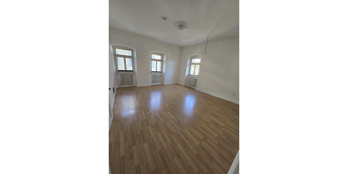 Etagenwohnung Kitzingen - 5 Zimmer, 140 m&sup2;, 1.250&euro; | Angebot:25310576