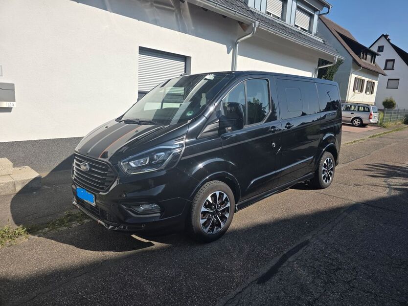 Ford Tourneo Custom 89.000 km 32.900 € Freiburg 79111
