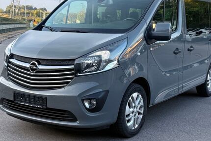 Opel Vivaro 83.300 km 22.500 € Essingen 73457
