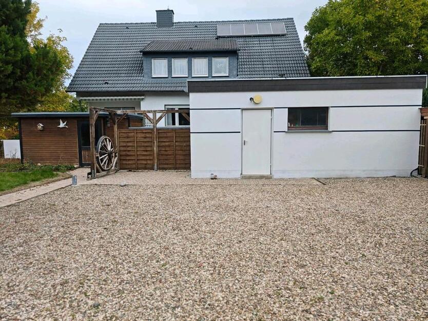 Einfamilienhaus zu vermieten, kernsaniert, modern, viel Platz zimmer