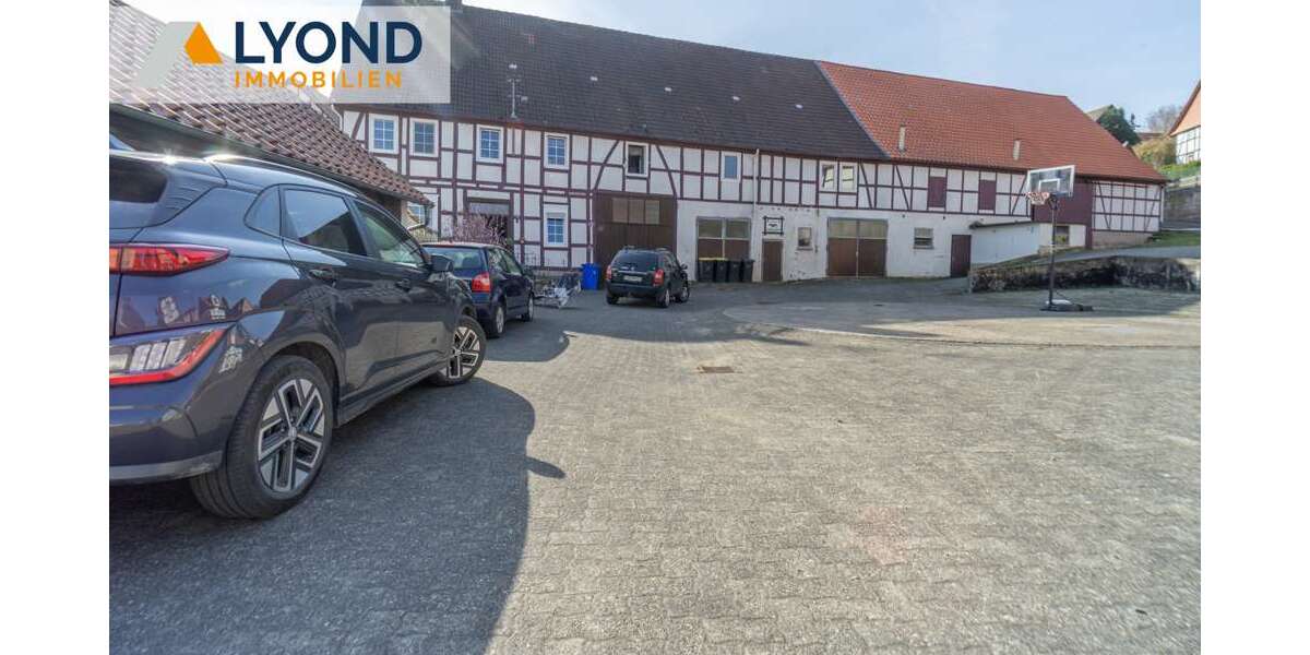 Haus zum Kaufen in Bad Arolsen Schmillinghausen 159.000 € 220 m² 9 zimmer
