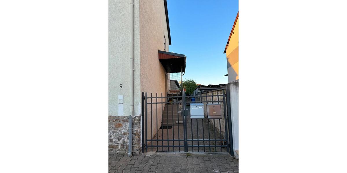 Doppelhaushälfte Frankfurt am Main Ginnheim - 5 Zimmer, 127 m&sup2;, 1.400&euro; | Angebot:26318609