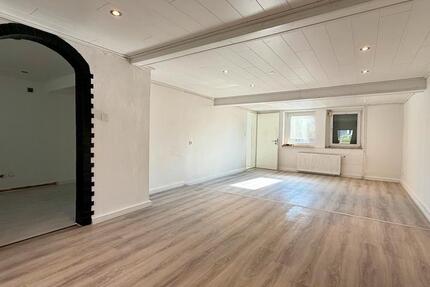 Haus Neunkirchen - 5 Zimmer, 111 m&sup2;, 720&euro; | Angebot:26277794