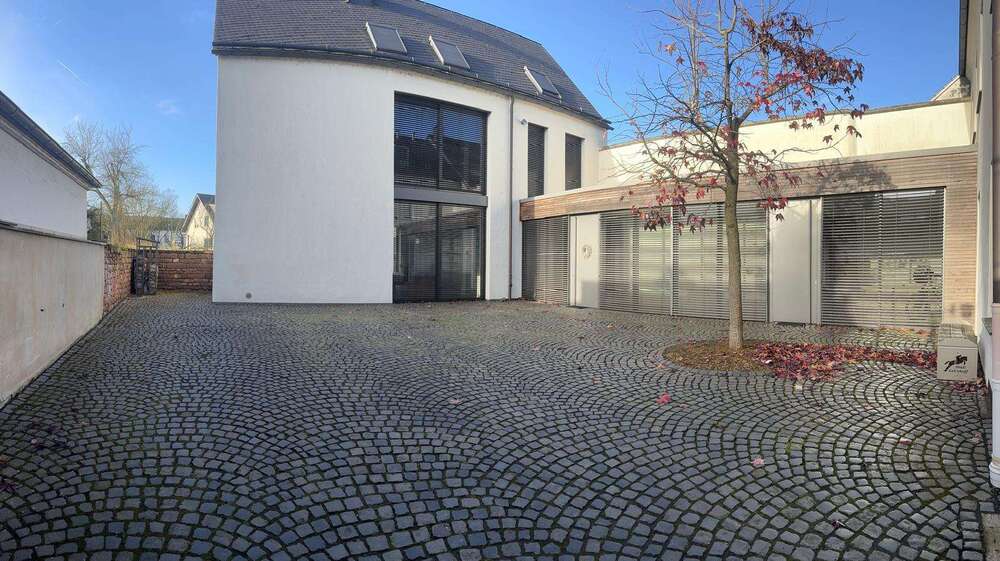 Einfamilienhaus Schweich - 8 Zimmer, 437 m&sup2;, 2.800&euro; | Angebot:27128172