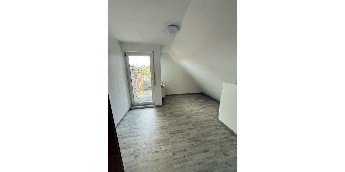 Maisonettenwohnung Ebersbach an der Fils - 3.5 Zimmer, 82 m&sup2;, 900&euro; | Angebot:25990812